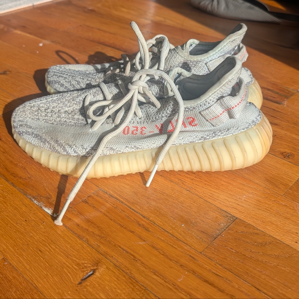 Yeezy Boost 350 V2 "Beluga 2.0" - Size 8